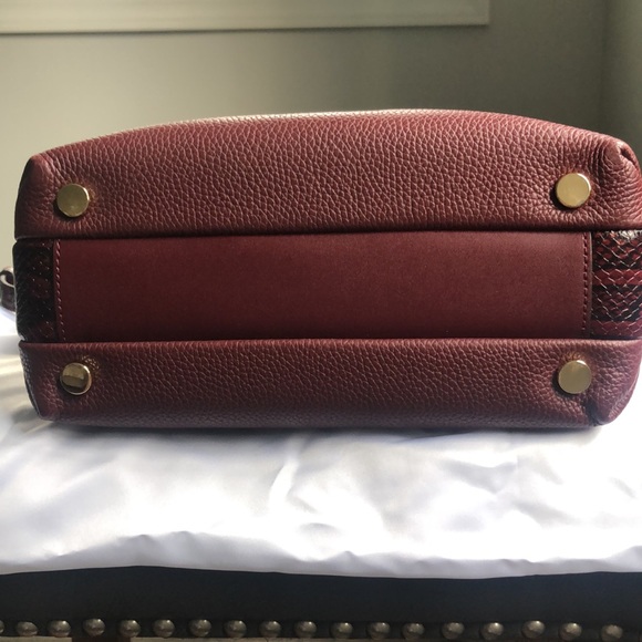 Michael Kors Purse - Picture 4 of 9